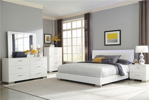 Felicity 5-piece Eastern King Bedroom Set White High Gloss - 203500KE-S5