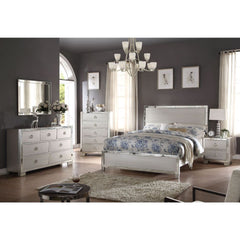 Voeville II Eastern King Bed