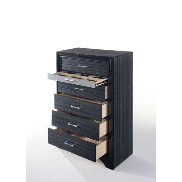 Naima Chest