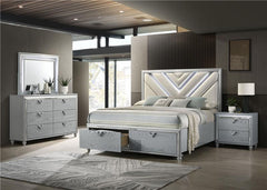 Veronica 4-piece Eastern King Bedroom Set Light Silver - 224721KE-S4