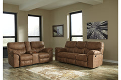 Boxberg Reclining Loveseat with Console - 3380294
