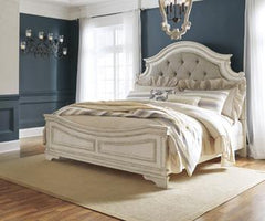 Realyn King/California King Panel Footboard - B743-56