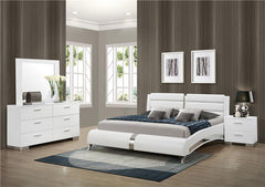 Jeremaine 4-piece California King Bedroom Set White - 300345KW-S4
