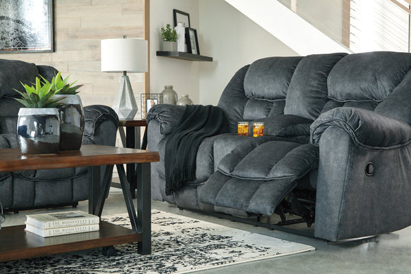 Capehorn Reclining Loveseat with Console - 7690294