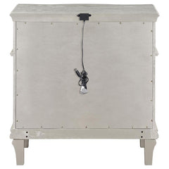 Evangeline 3-drawer Nightstand Silver Oak - 223392