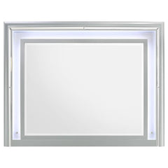 Veronica 4-piece Eastern King Bedroom Set Light Silver - 224721KE-S4