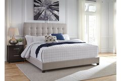 Dolante Queen Upholstered Bed - B130-581