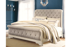 Realyn King Sleigh Bed - B743B11