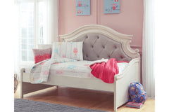 Realyn Twin Day Bed - B743-80