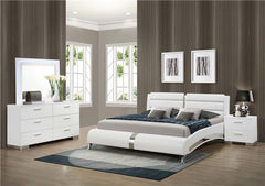 Jeremaine 4-piece Eastern King Bedroom Set White - 300345KE-S4L