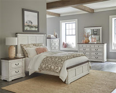 Hillcrest 4-piece Eastern King Bedroom Set Distressed White - 223351KE-S4